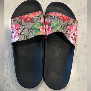 GG Blooms Supreme Floral Slide Sandals size 39